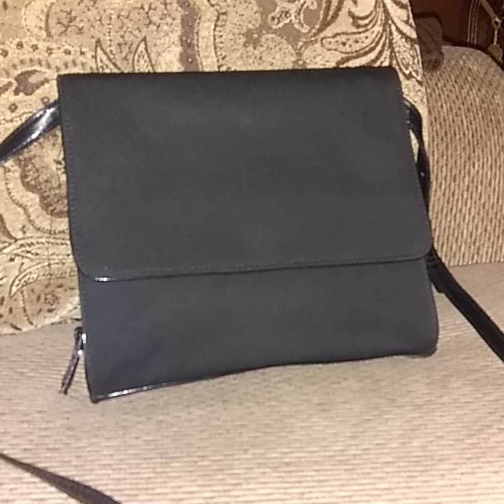 ❤ FINAL REDUCTION Classic Black Shoulder Bag